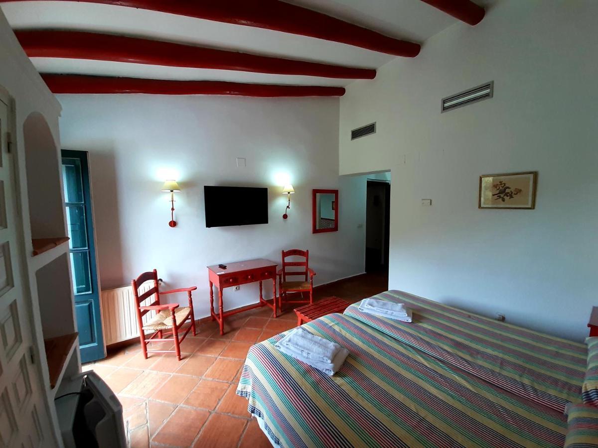 Finca Valbono Apartamentos Rurales Y Hotel Aracena Extérieur photo