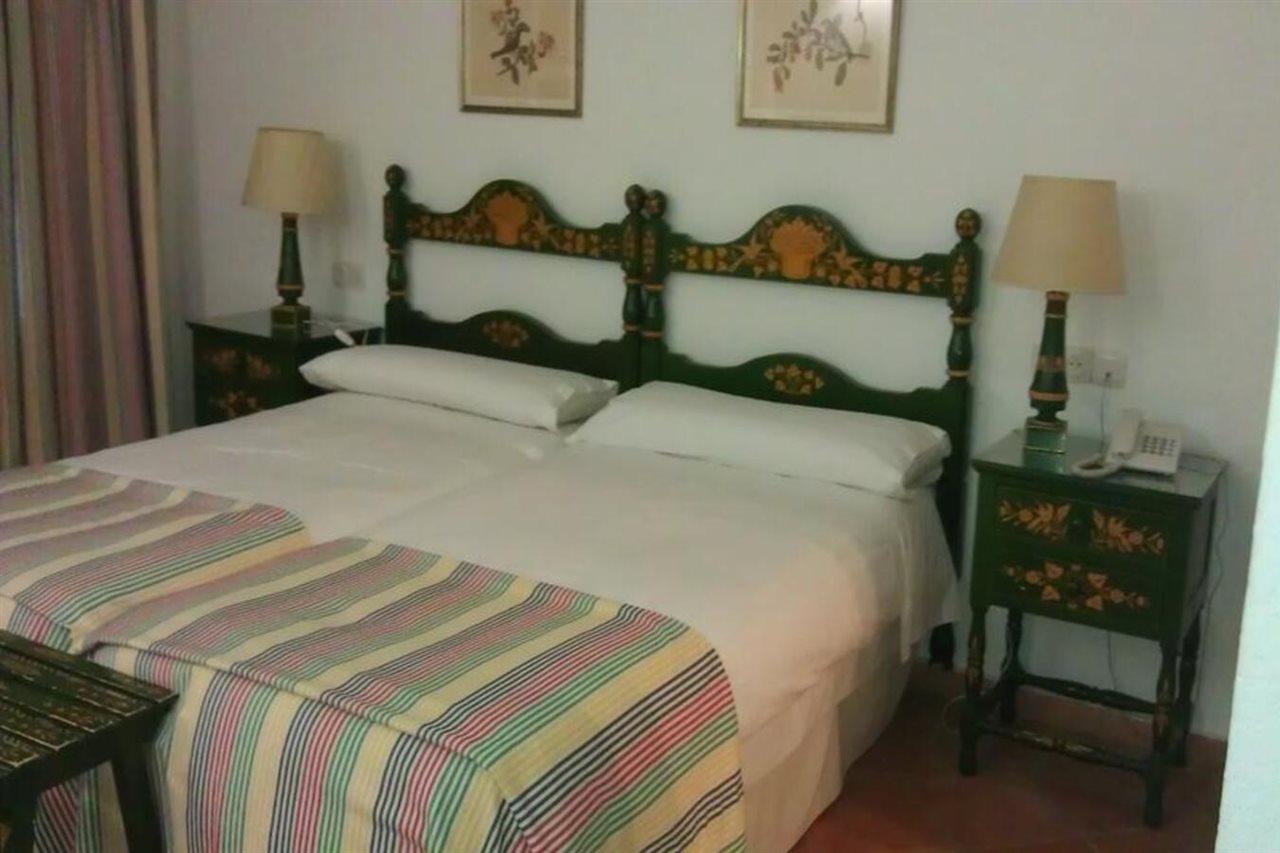 Finca Valbono Apartamentos Rurales Y Hotel Aracena Extérieur photo