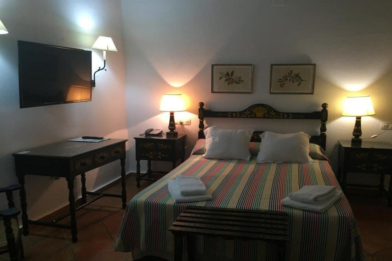 Finca Valbono Apartamentos Rurales Y Hotel Aracena Extérieur photo