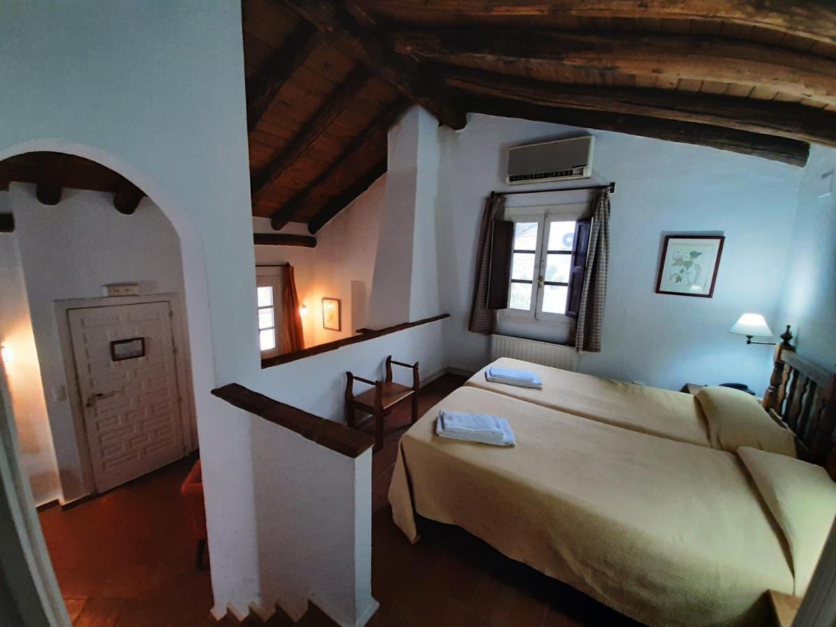 Finca Valbono Apartamentos Rurales Y Hotel Aracena Extérieur photo
