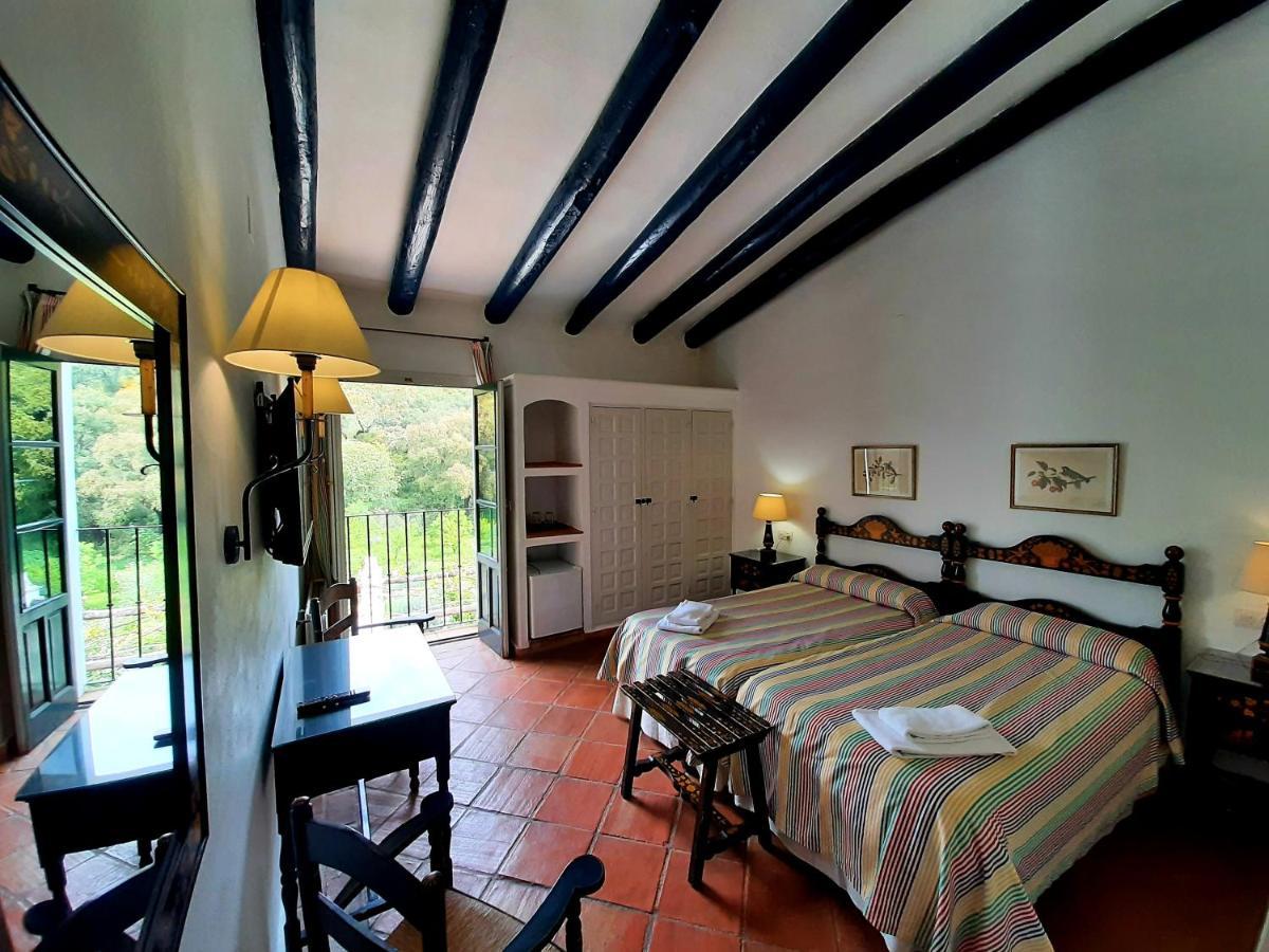 Finca Valbono Apartamentos Rurales Y Hotel Aracena Extérieur photo