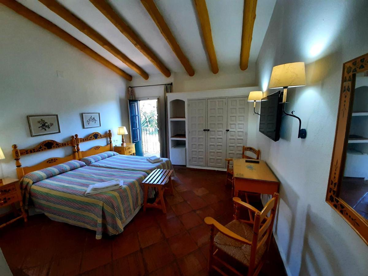 Finca Valbono Apartamentos Rurales Y Hotel Aracena Extérieur photo