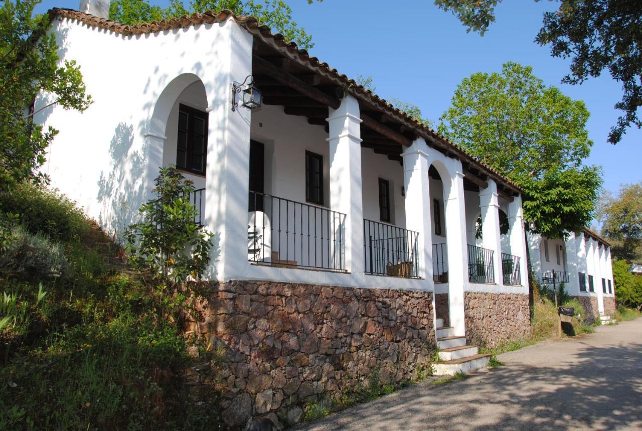 Finca Valbono Apartamentos Rurales Y Hotel Aracena Extérieur photo