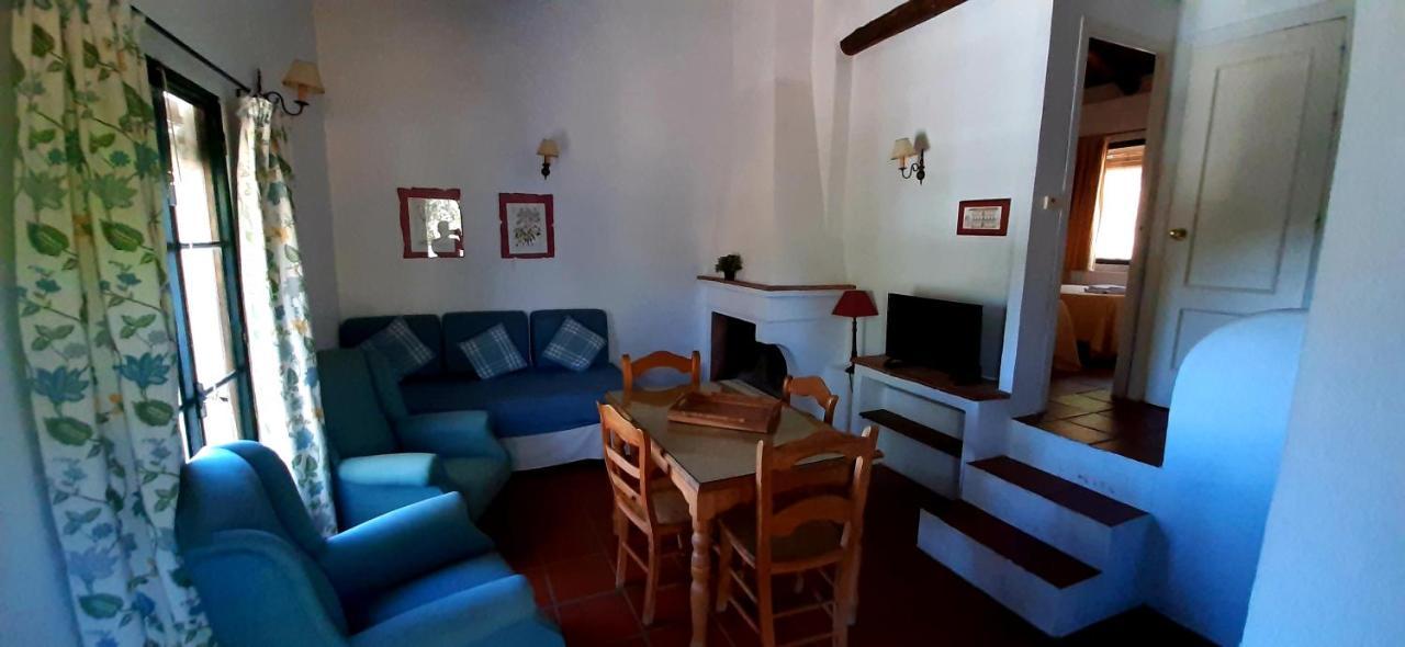 Finca Valbono Apartamentos Rurales Y Hotel Aracena Extérieur photo