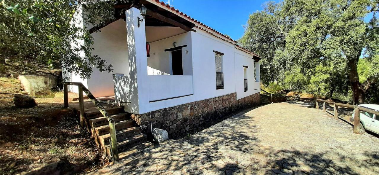 Finca Valbono Apartamentos Rurales Y Hotel Aracena Extérieur photo
