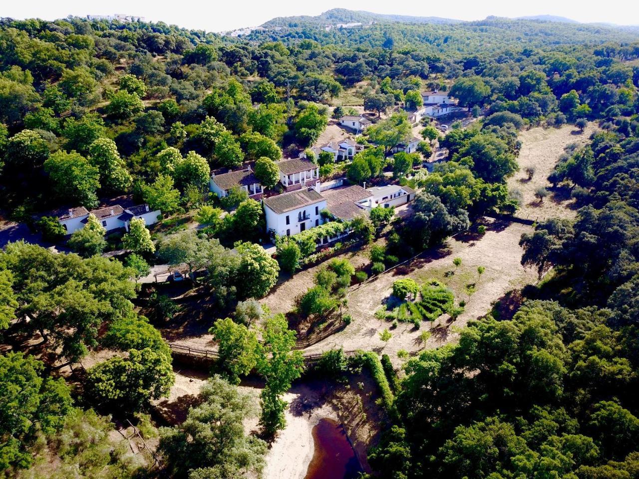 Finca Valbono Apartamentos Rurales Y Hotel Aracena Extérieur photo